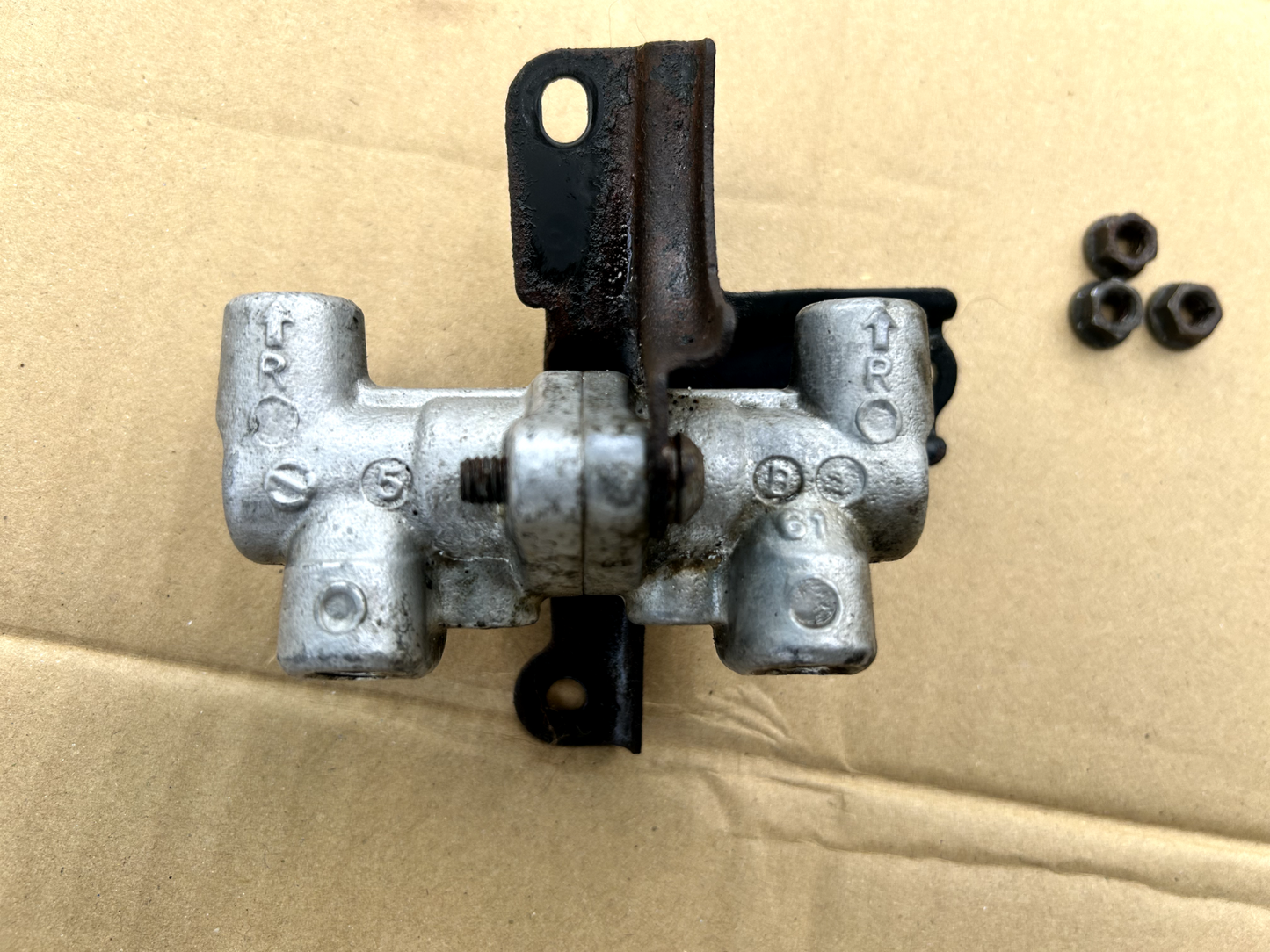 92-95 HONDA CIVIC SI REAR DISC BRAKE PROPORTIONING VALVE 4040 40/40 PROP VALVE