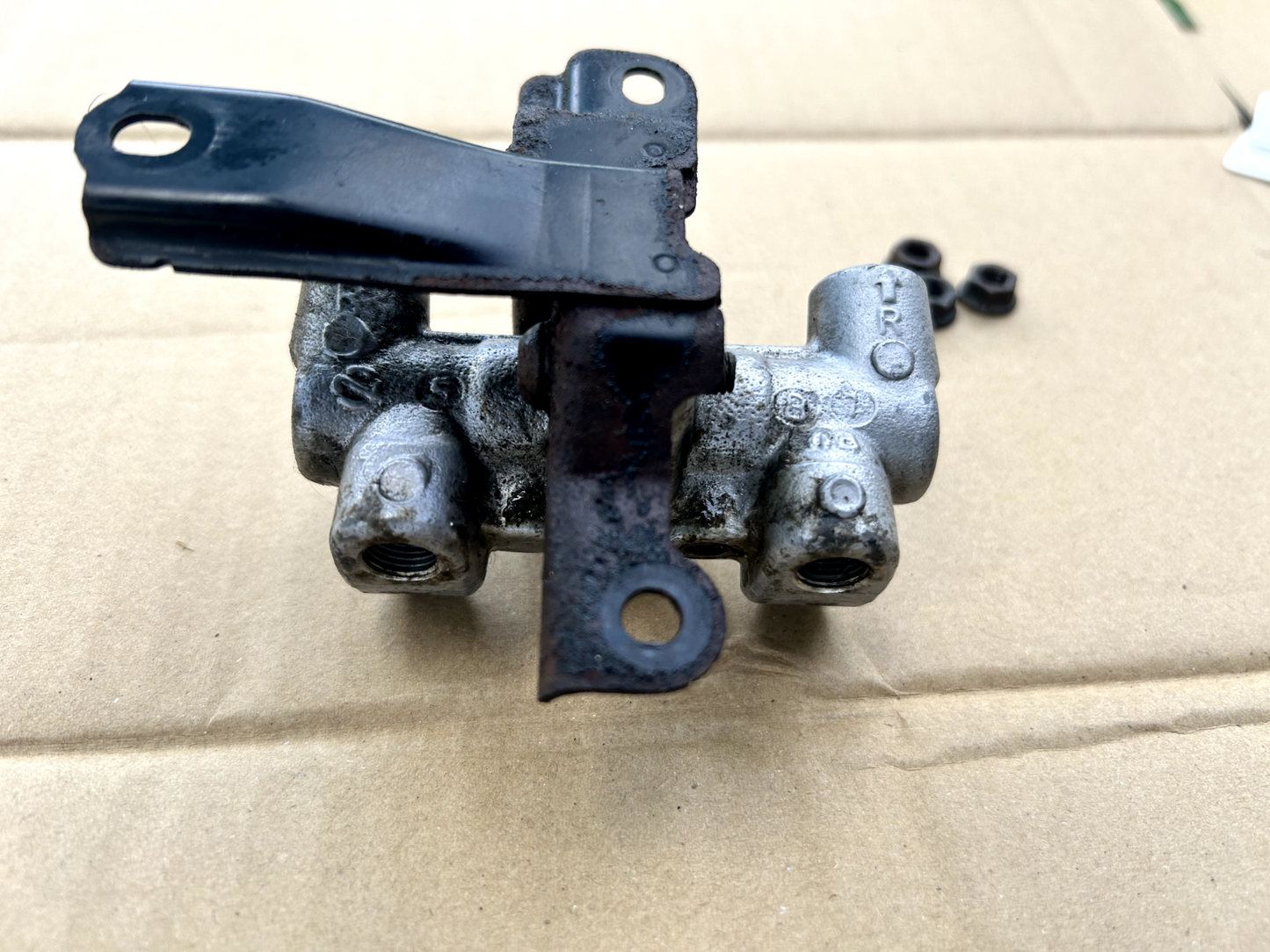 92-95 HONDA CIVIC SI REAR DISC BRAKE PROPORTIONING VALVE 4040 40/40 PROP VALVE