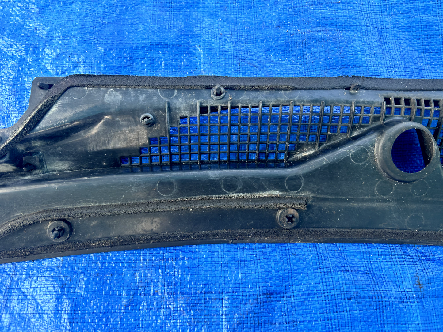 92-95 OEM HONDA CIVIC SI EG COUPE HATCH - WINDSHIELD WIPER COWL TRIM PLASTIC