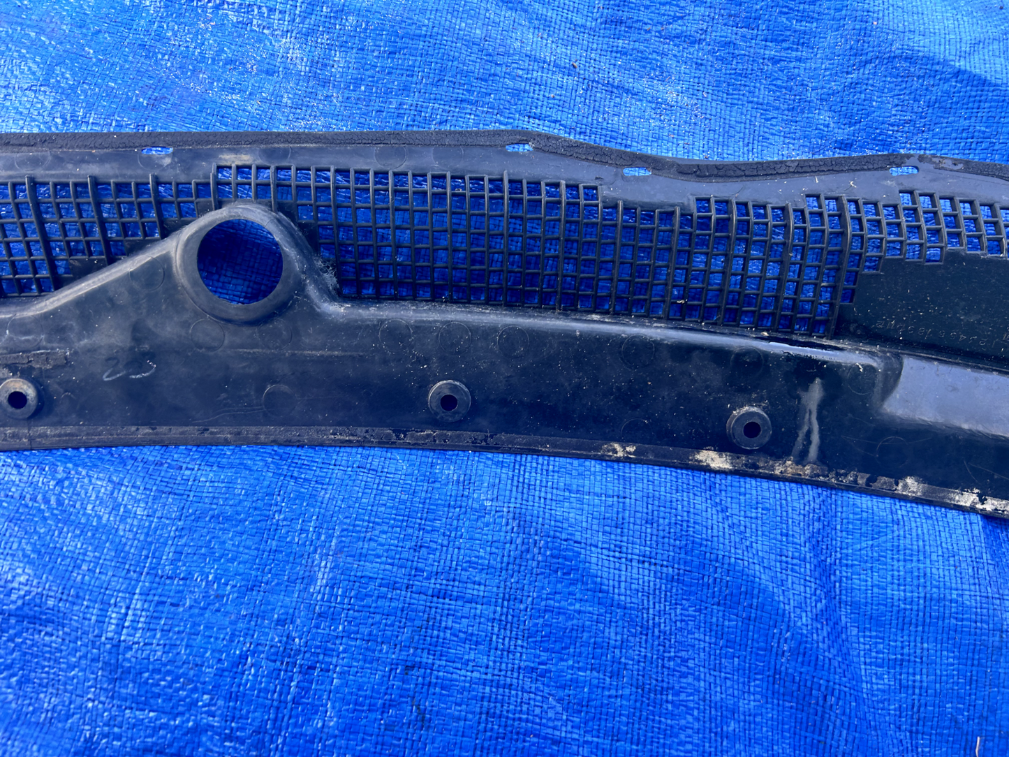 92-95 OEM HONDA CIVIC SI EG COUPE HATCH - WINDSHIELD WIPER COWL TRIM PLASTIC
