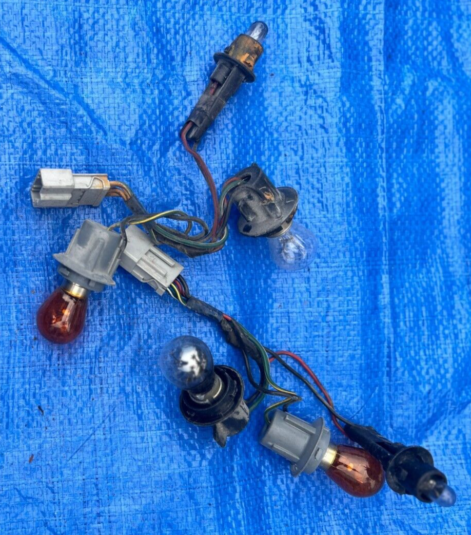 92 - 95 OEM SI Honda Civic EG DX EX Rear Outer Tail Light Bulb Socket Harness