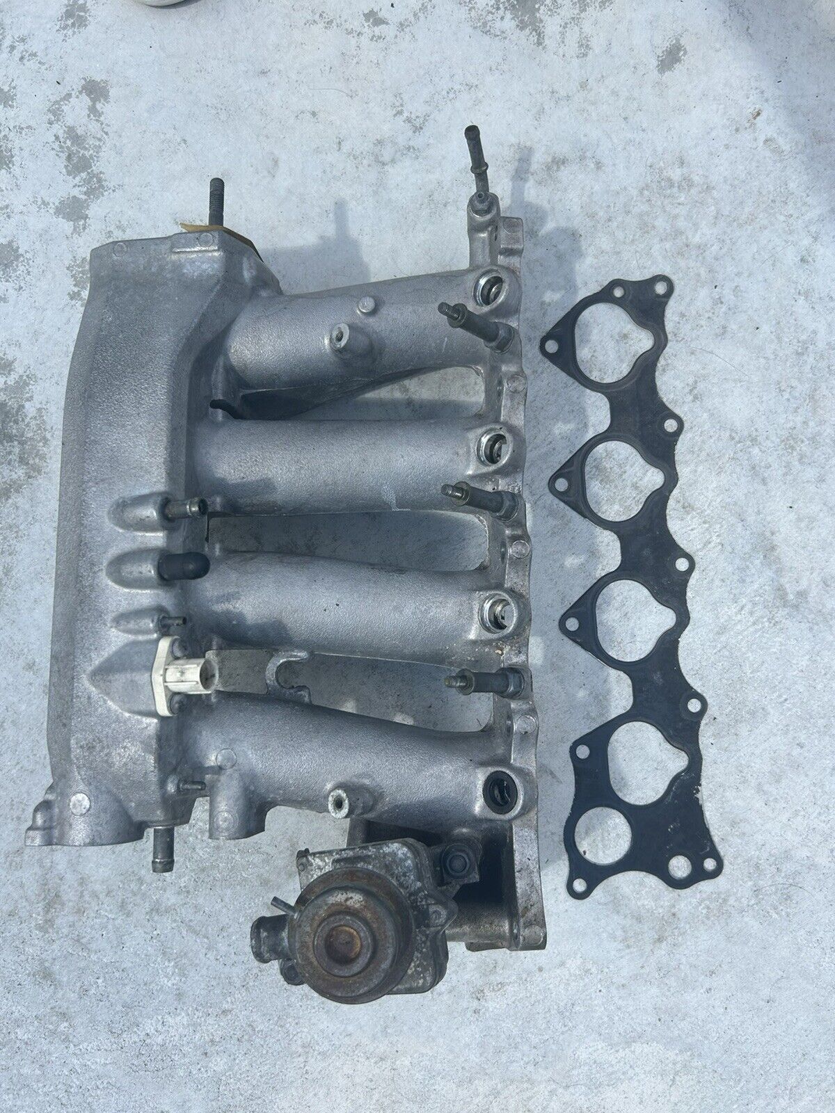 2000-2005 HONDA S2000 - INTAKE MANIFOLD OEM OE FACTORY W Metal Gasket Ap1 Ap2