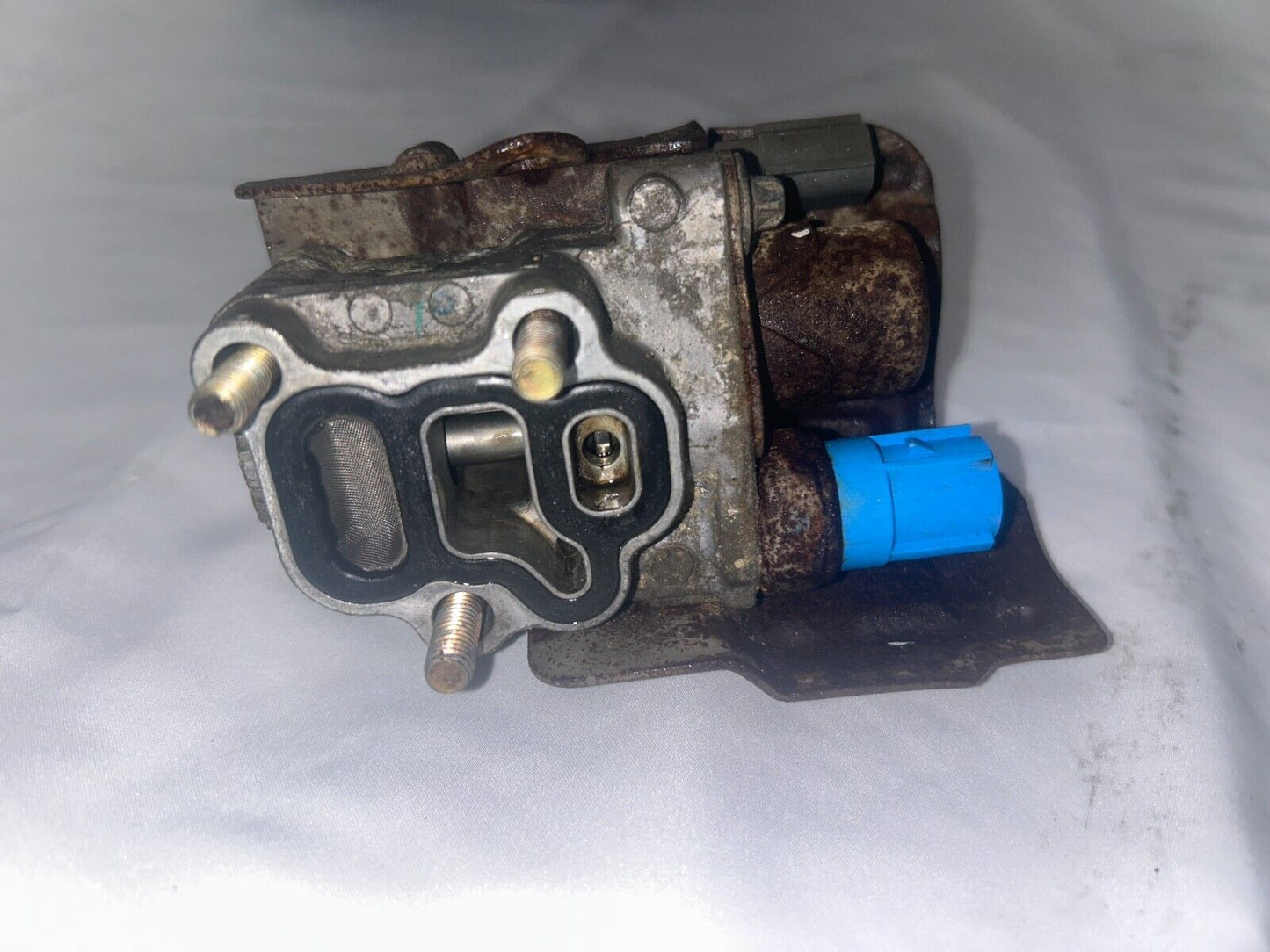 HONDA Civic Si / TSX RSX Type S VTEC SOLENOID SPOOL VALVE and bracket