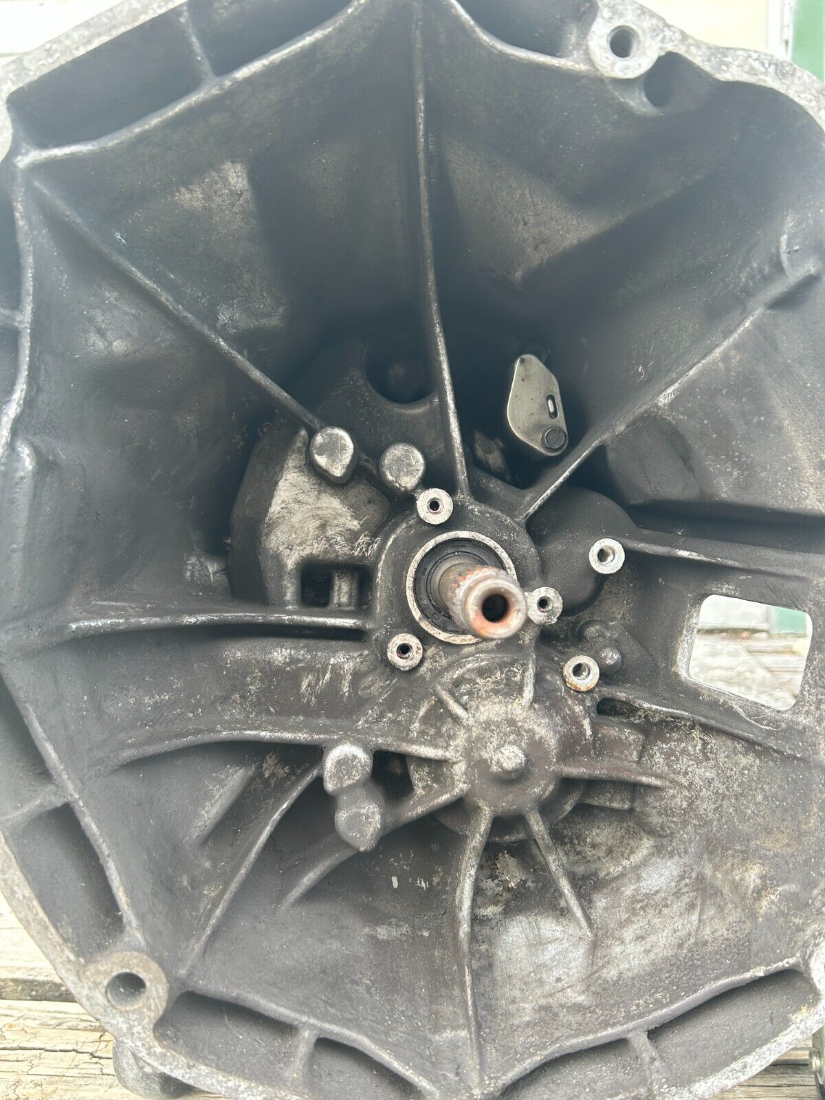 04-09 HONDA S2000 - 6 SPEED MANUAL TRANSMISSION GEAR BOX 20011-PCY-A00