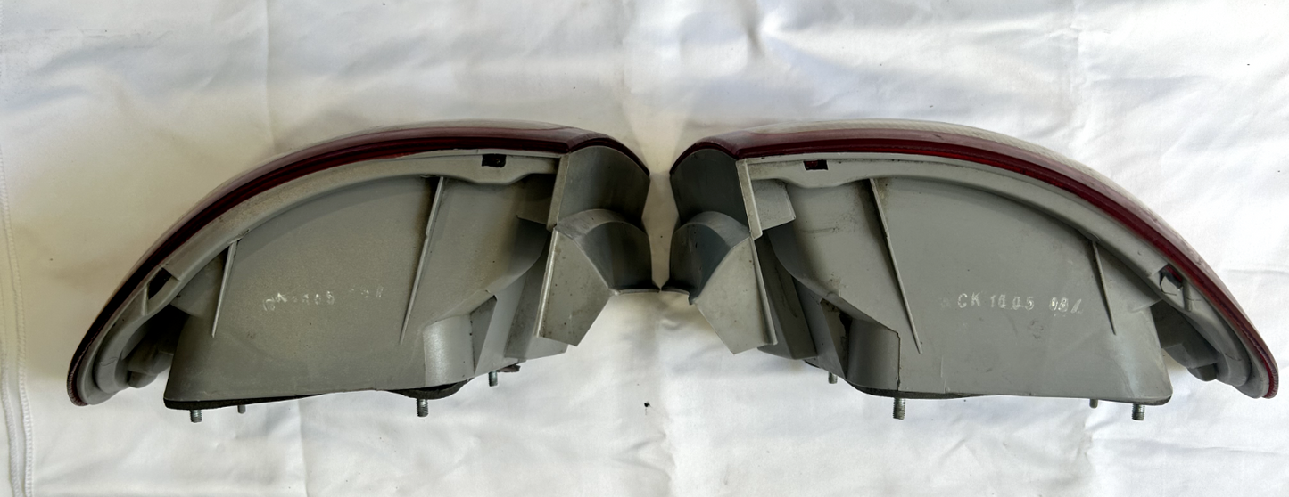 92-95 Honda Civic SI Driver & Passenger L & R Outer Tail Lights Hatchback  OE M