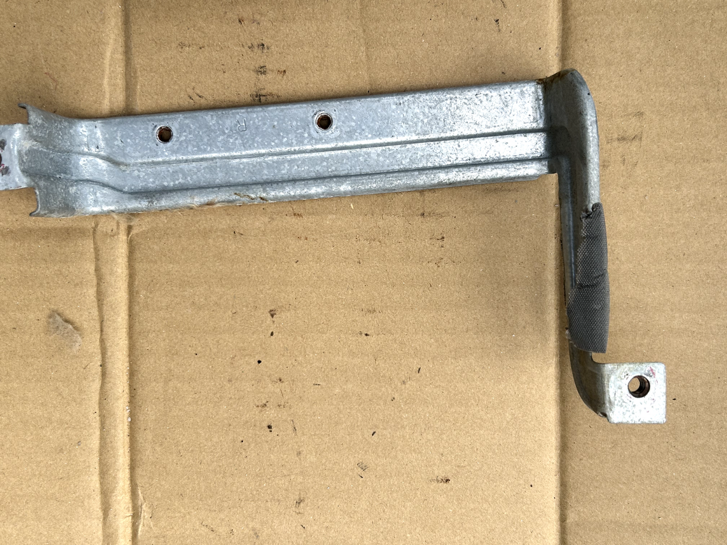 Honda Civic 92-95 rear Speaker Brackets Left & Right with Hardware